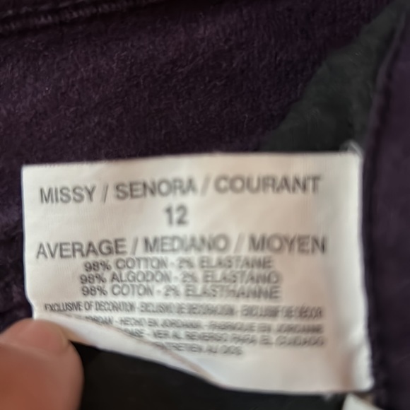 Women’s Gloria Vanderbilt, jeans size 12 aubergine color (purple) straight leg - Picture 4 of 5